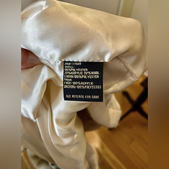 🆕VTG/LUXE by Irina faux fur knit open kimono style coat,satin line,cream color. - Picture 10 of 12